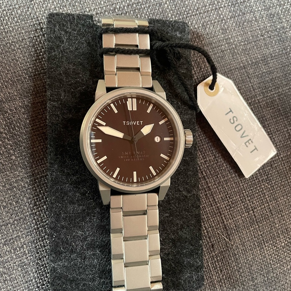 I’m selling a new TSOVET SMT-FW42 automatic watch